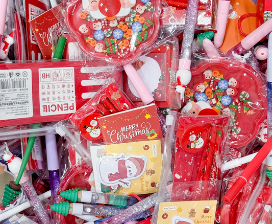 CHRISTMAS STATIONERY LUCKY SCOOP DIFT BOX( LIMITED EDITION )